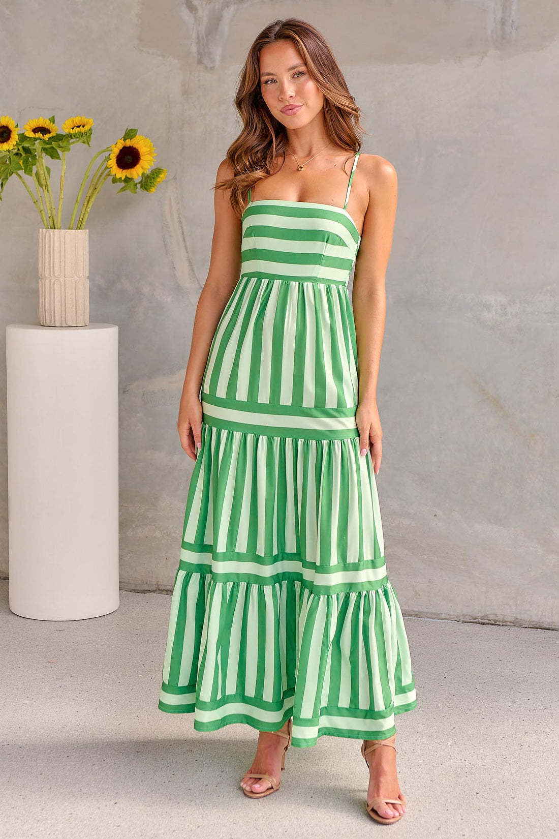 Robe Longue d'Été à Bretelles – Rayée, Élégante et Décontractée