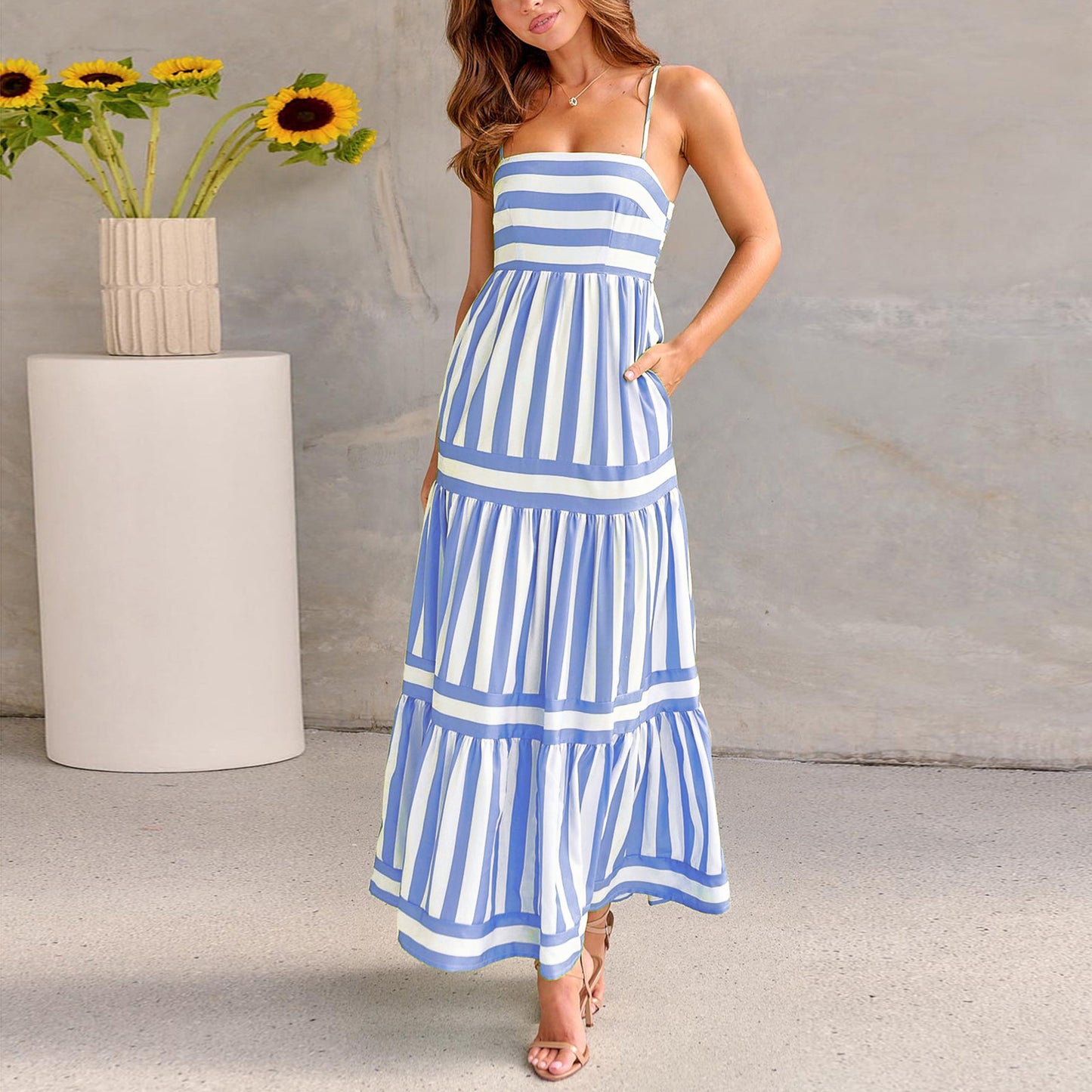 Robe Longue d'Été à Bretelles – Rayée, Élégante et Décontractée