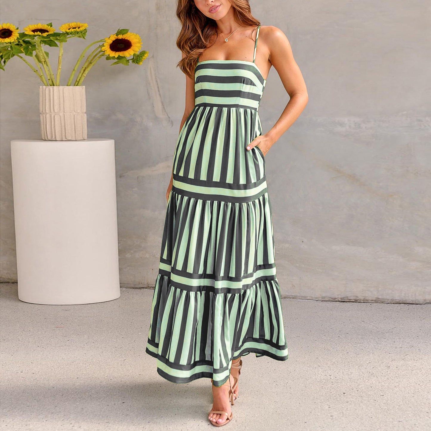 Robe Longue d'Été à Bretelles – Rayée, Élégante et Décontractée
